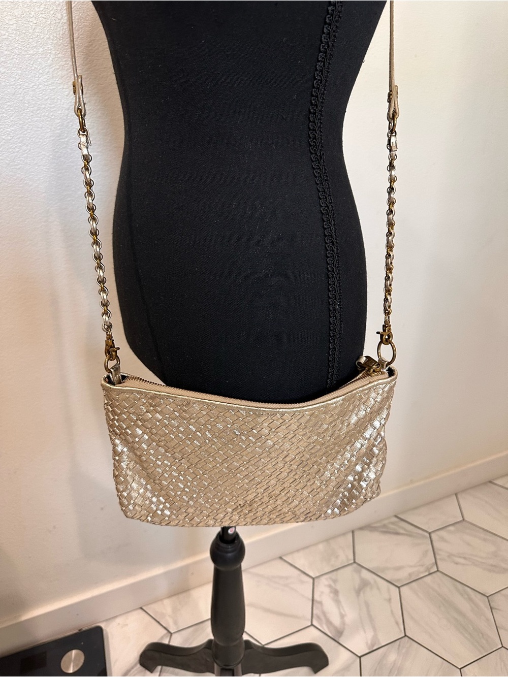 Elliot Lucca Woven Metallic Crossbody Bag in Champagne - Picture 6 of 8